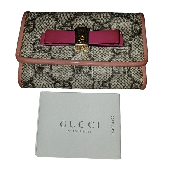 Gucci Cream and Pink Keyholder - Picture 1 of 8